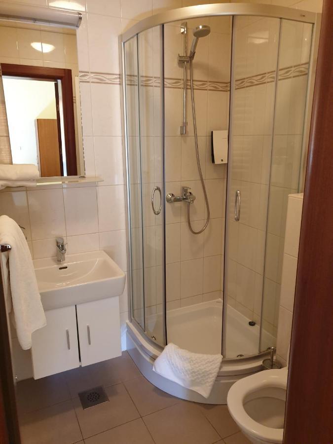 Hotel Roski Slap Дрниш Экстерьер фото